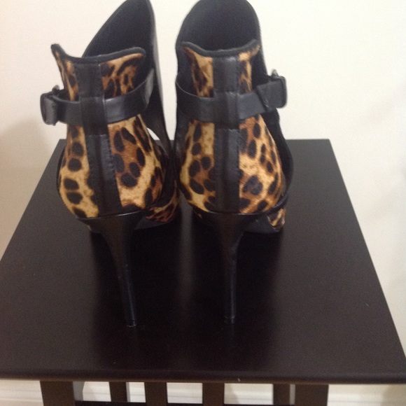 Kenneth Cole Heels - Picture 5 of 6